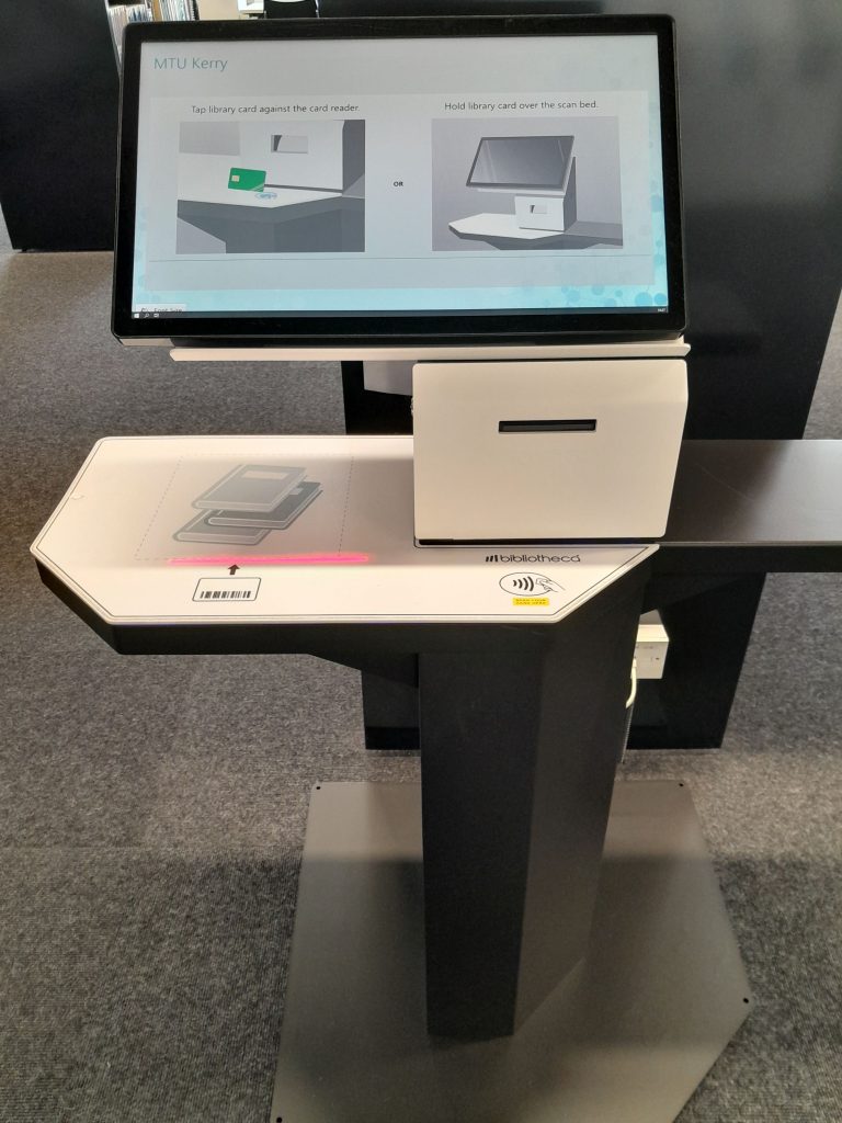 Self-service machine